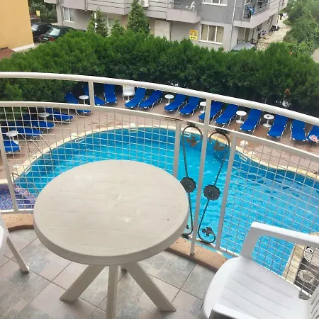 Bratanov Bahami Apartmán *